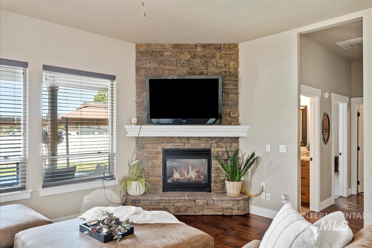 730 N Finsbury Way, Star, Idaho 83669, 3 Bedrooms, 2.5 Bathrooms, Residential For Sale, Price $579,000, 98991693