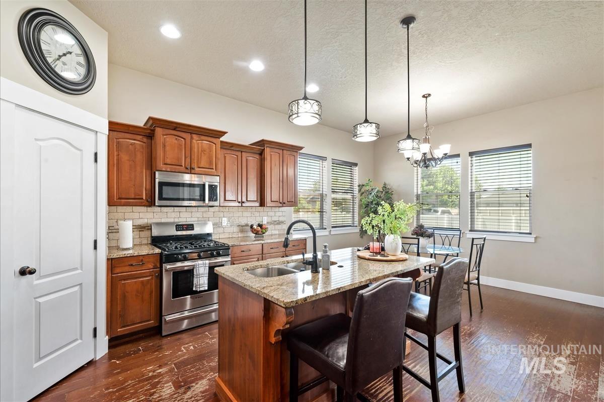 730 N Finsbury Way, Star, Idaho 83669, 3 Bedrooms, 2.5 Bathrooms, Residential For Sale, Price $579,000, 98991693