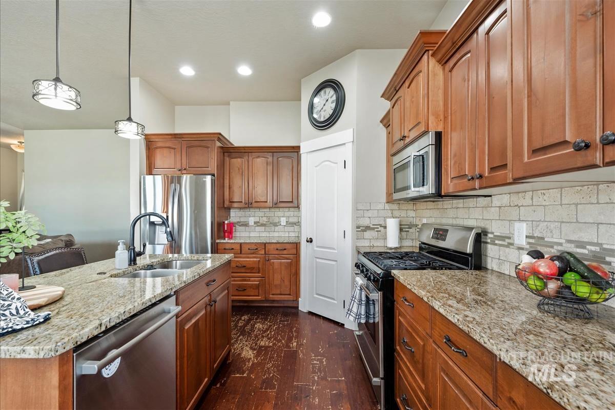 730 N Finsbury Way, Star, Idaho 83669, 3 Bedrooms, 2.5 Bathrooms, Residential For Sale, Price $579,000, 98991693