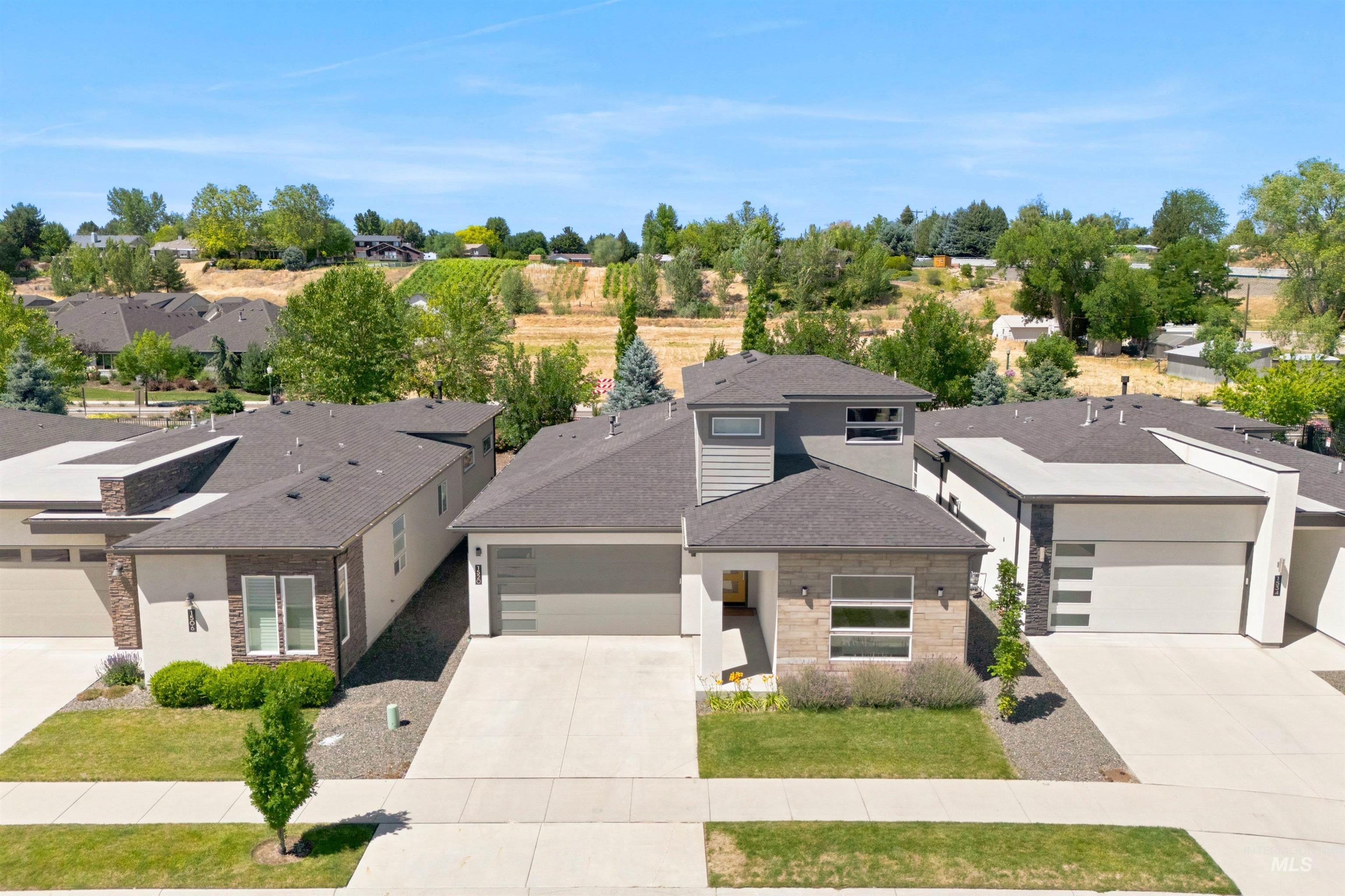 1520 E Jade Creek St, Eagle, Idaho 83616, 3 Bedrooms, 3.5 Bathrooms, Residential For Sale, Price $620,000, 98991696