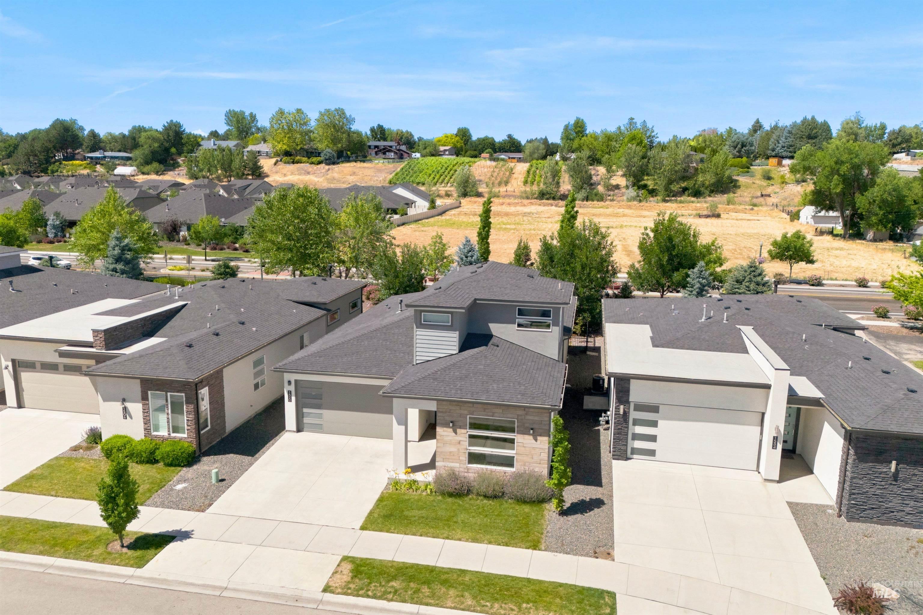 1520 E Jade Creek St, Eagle, Idaho 83616, 3 Bedrooms, 3.5 Bathrooms, Residential For Sale, Price $620,000, 98991696