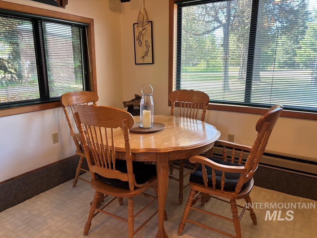 62 Newell Drive, Cascade, Idaho 83611, 1 Bedroom, 1 Bathroom, Residential For Sale, Price $649,900, 98991697