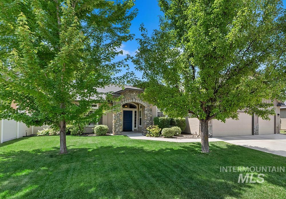2127 W Wapoot Dr, Meridian, Idaho 83646, 3 Bedrooms, 2.5 Bathrooms, Residential For Sale, Price $615,000,MLS 98991698