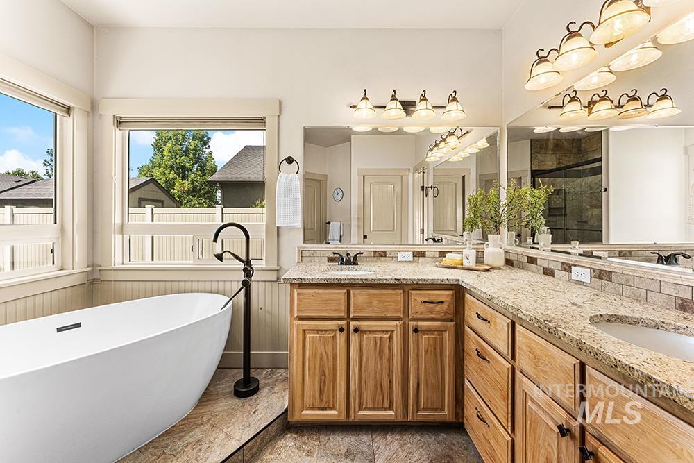 2127 W Wapoot Dr, Meridian, Idaho 83646, 3 Bedrooms, 2.5 Bathrooms, Residential For Sale, Price $615,000,MLS 98991698