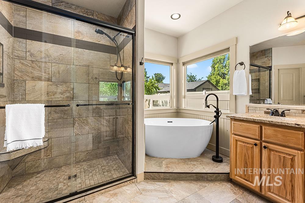 2127 W Wapoot Dr, Meridian, Idaho 83646, 3 Bedrooms, 2.5 Bathrooms, Residential For Sale, Price $615,000,MLS 98991698