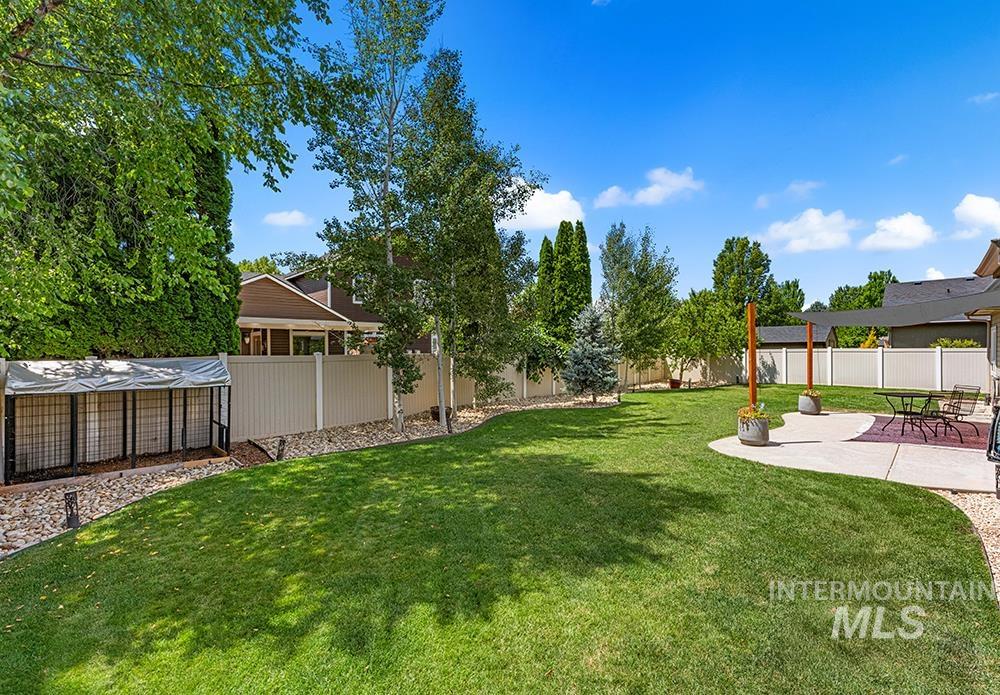 2127 W Wapoot Dr, Meridian, Idaho 83646, 3 Bedrooms, 2.5 Bathrooms, Residential For Sale, Price $615,000,MLS 98991698