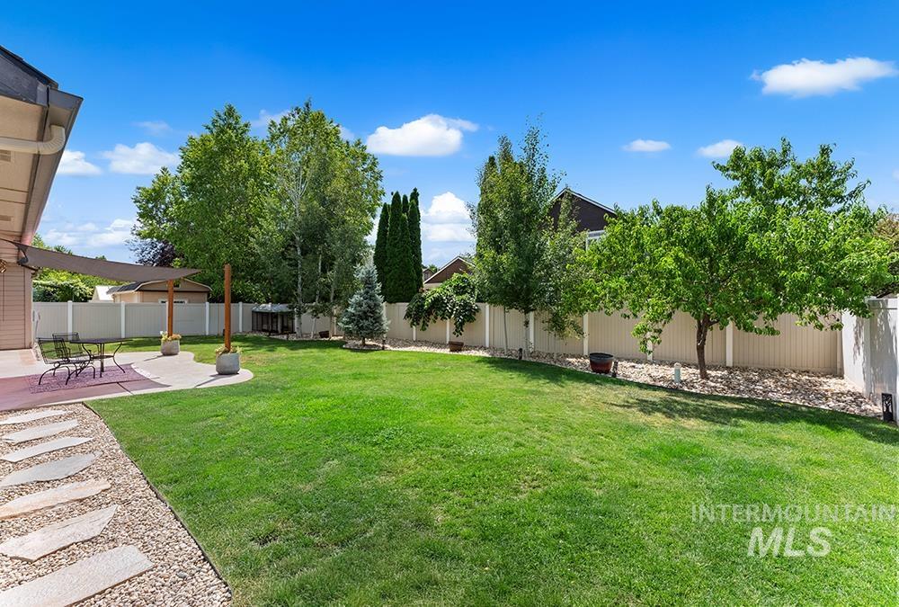2127 W Wapoot Dr, Meridian, Idaho 83646, 3 Bedrooms, 2.5 Bathrooms, Residential For Sale, Price $615,000,MLS 98991698