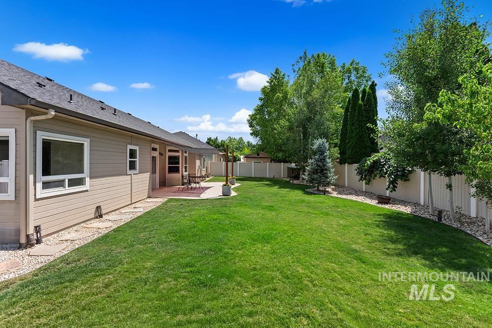 2127 W Wapoot Dr, Meridian, Idaho 83646, 3 Bedrooms, 2.5 Bathrooms, Residential For Sale, Price $615,000,MLS 98991698