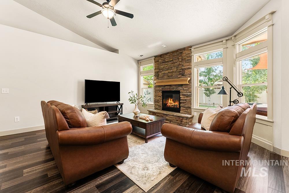 2127 W Wapoot Dr, Meridian, Idaho 83646, 3 Bedrooms, 2.5 Bathrooms, Residential For Sale, Price $615,000,MLS 98991698