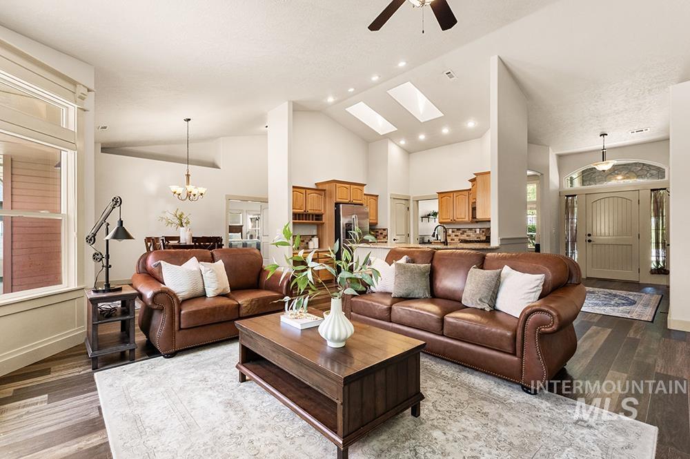 2127 W Wapoot Dr, Meridian, Idaho 83646, 3 Bedrooms, 2.5 Bathrooms, Residential For Sale, Price $615,000,MLS 98991698