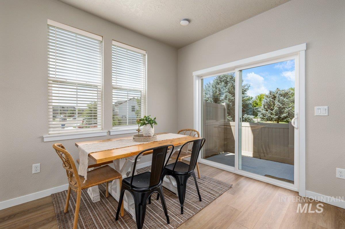 5891 S Carlburg Ln, Boise, Idaho 83709, 3 Bedrooms, 2.5 Bathrooms, Residential For Sale, Price $355,000,MLS 98991699