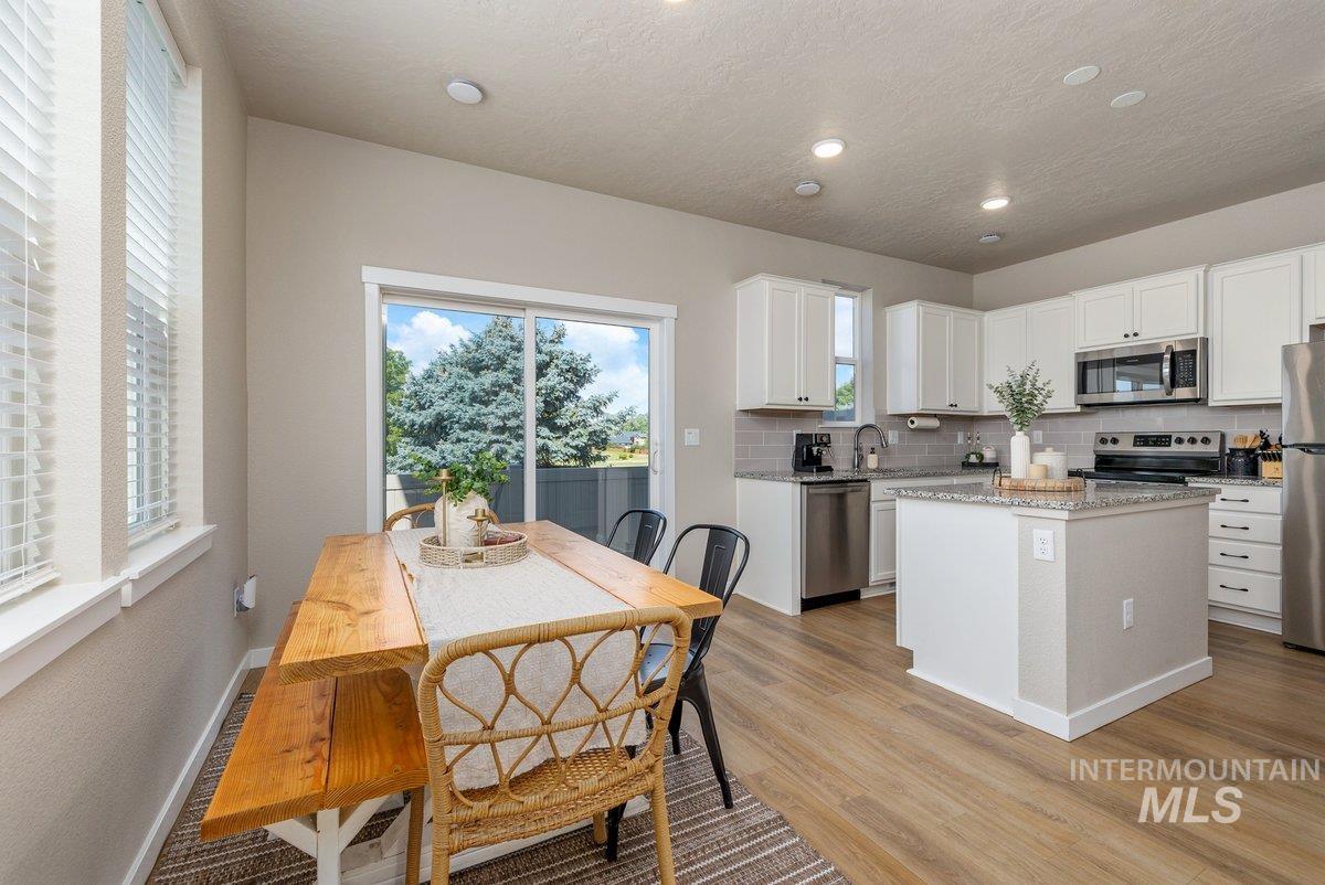 5891 S Carlburg Ln, Boise, Idaho 83709, 3 Bedrooms, 2.5 Bathrooms, Residential For Sale, Price $355,000,MLS 98991699