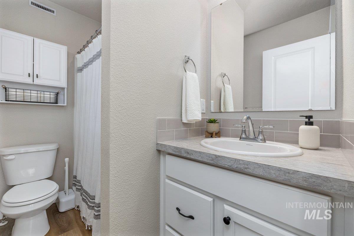 5891 S Carlburg Ln, Boise, Idaho 83709, 3 Bedrooms, 2.5 Bathrooms, Residential For Sale, Price $355,000,MLS 98991699