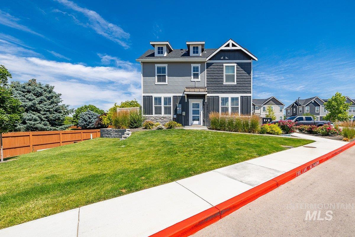 5891 S Carlburg Ln, Boise, Idaho 83709, 3 Bedrooms, 2.5 Bathrooms, Residential For Sale, Price $355,000,MLS 98991699