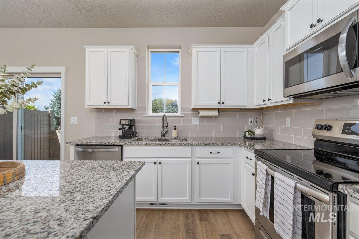5891 S Carlburg Ln, Boise, Idaho 83709, 3 Bedrooms, 2.5 Bathrooms, Residential For Sale, Price $355,000,MLS 98991699