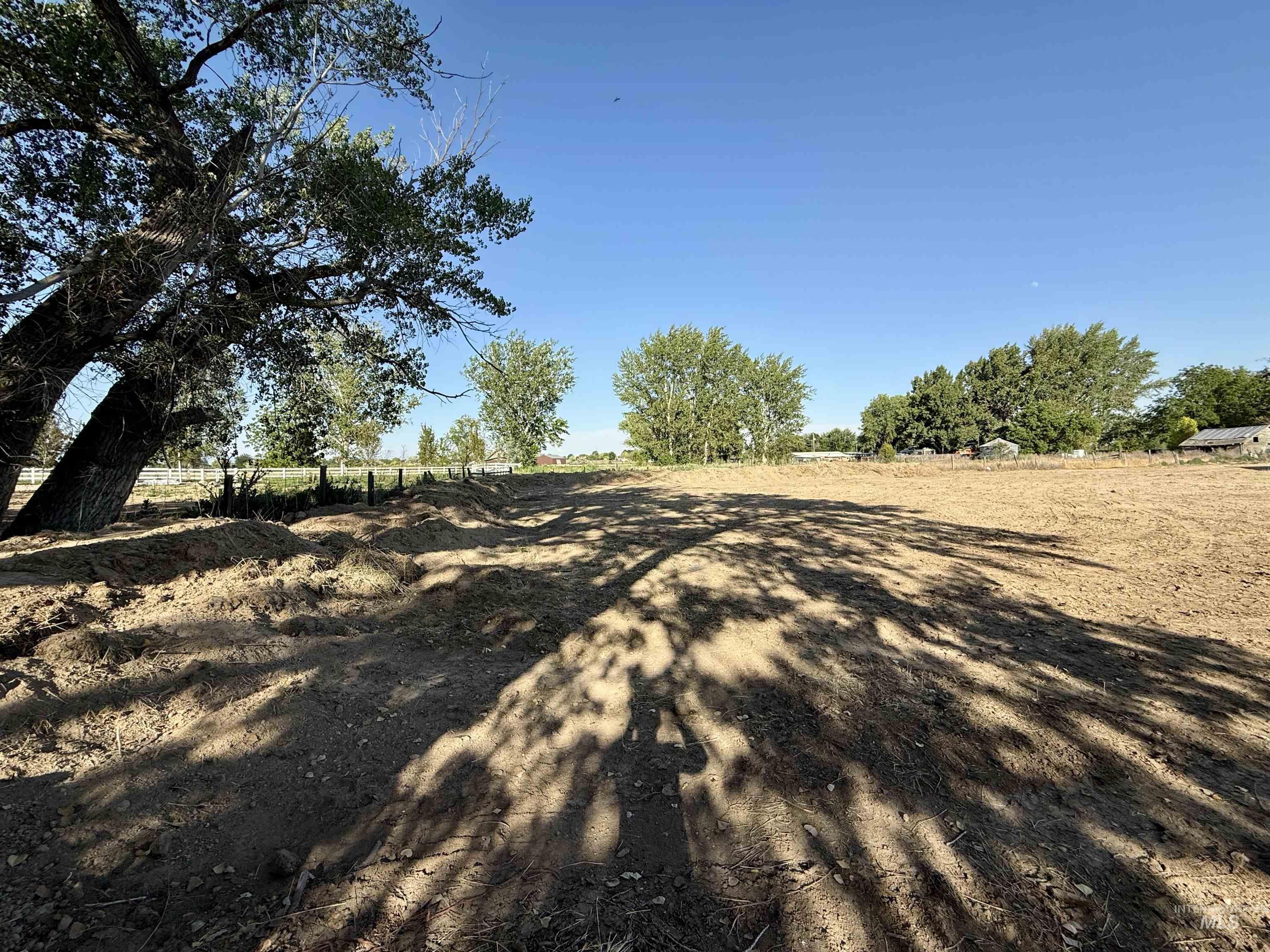 5304 E Lewis Lane, Nampa, Idaho 83686, 3 Bedrooms, 2 Bathrooms, Residential For Sale, Price $750,000,MLS 98991702