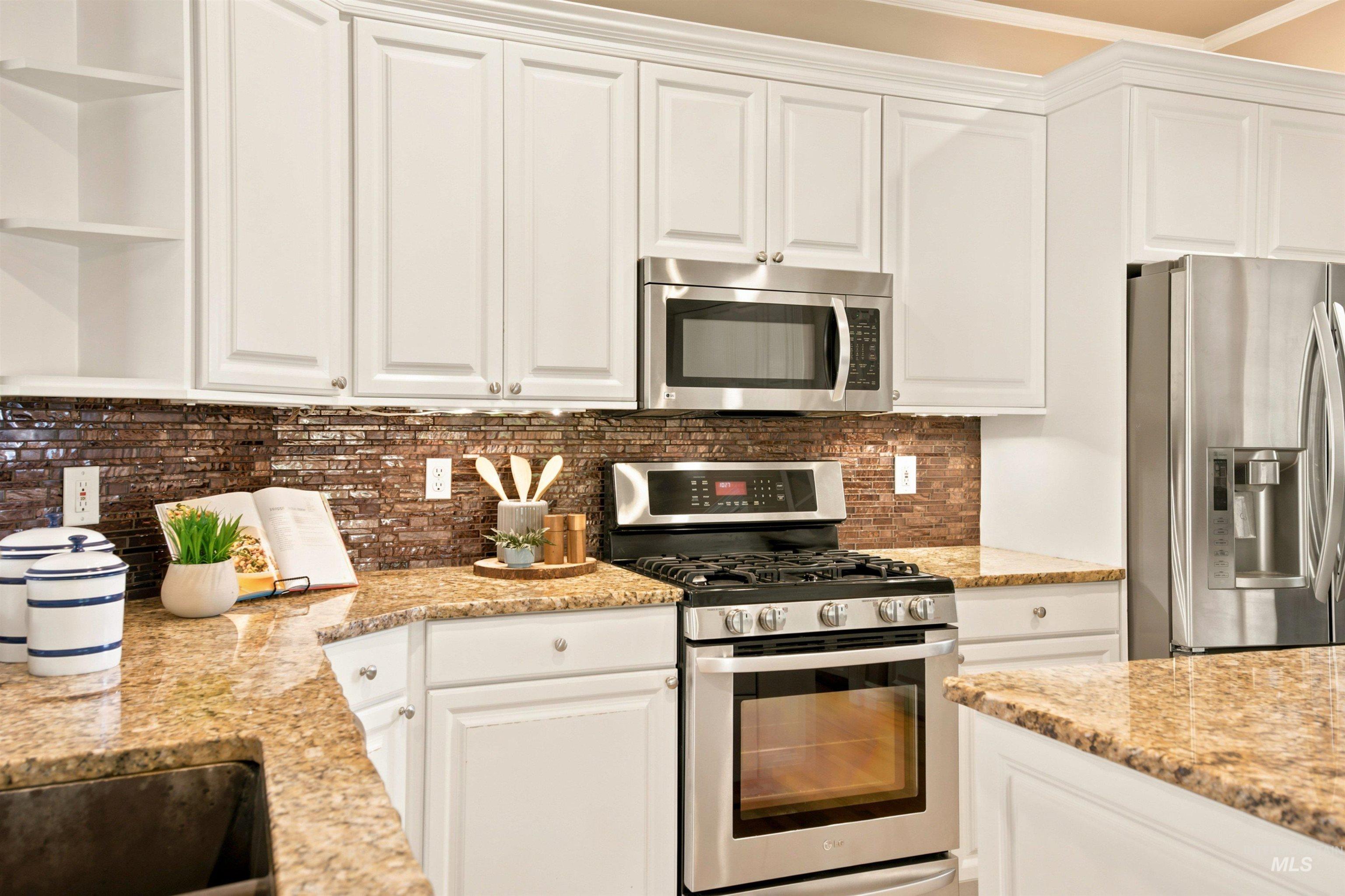 2468 E Heatherfield Court, Eagle, Idaho 83616, 4 Bedrooms, 3.5 Bathrooms, Residential For Sale, Price $725,000,MLS 98991703