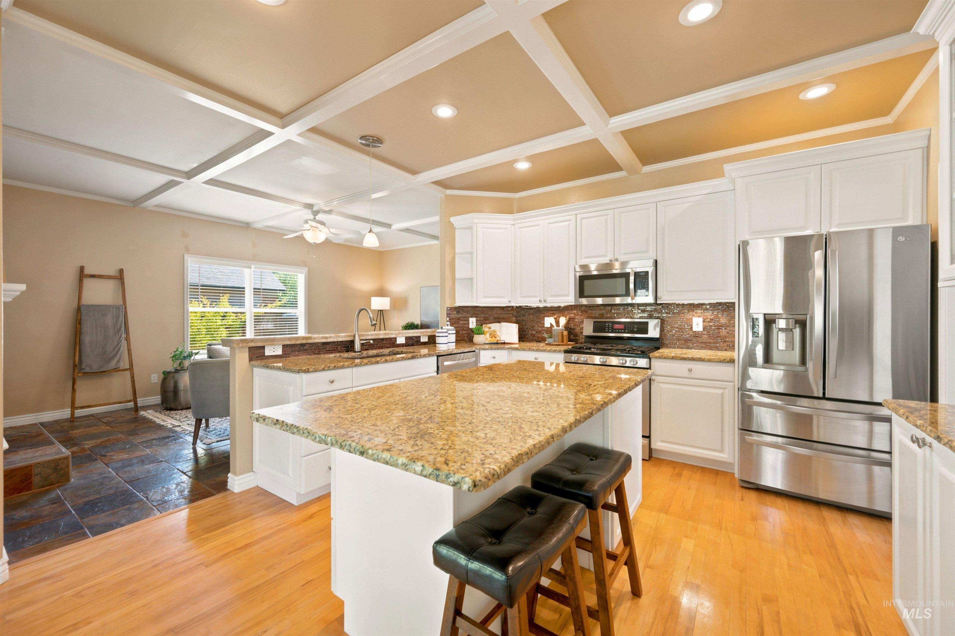 2468 E Heatherfield Court, Eagle, Idaho 83616, 4 Bedrooms, 3.5 Bathrooms, Residential For Sale, Price $725,000,MLS 98991703
