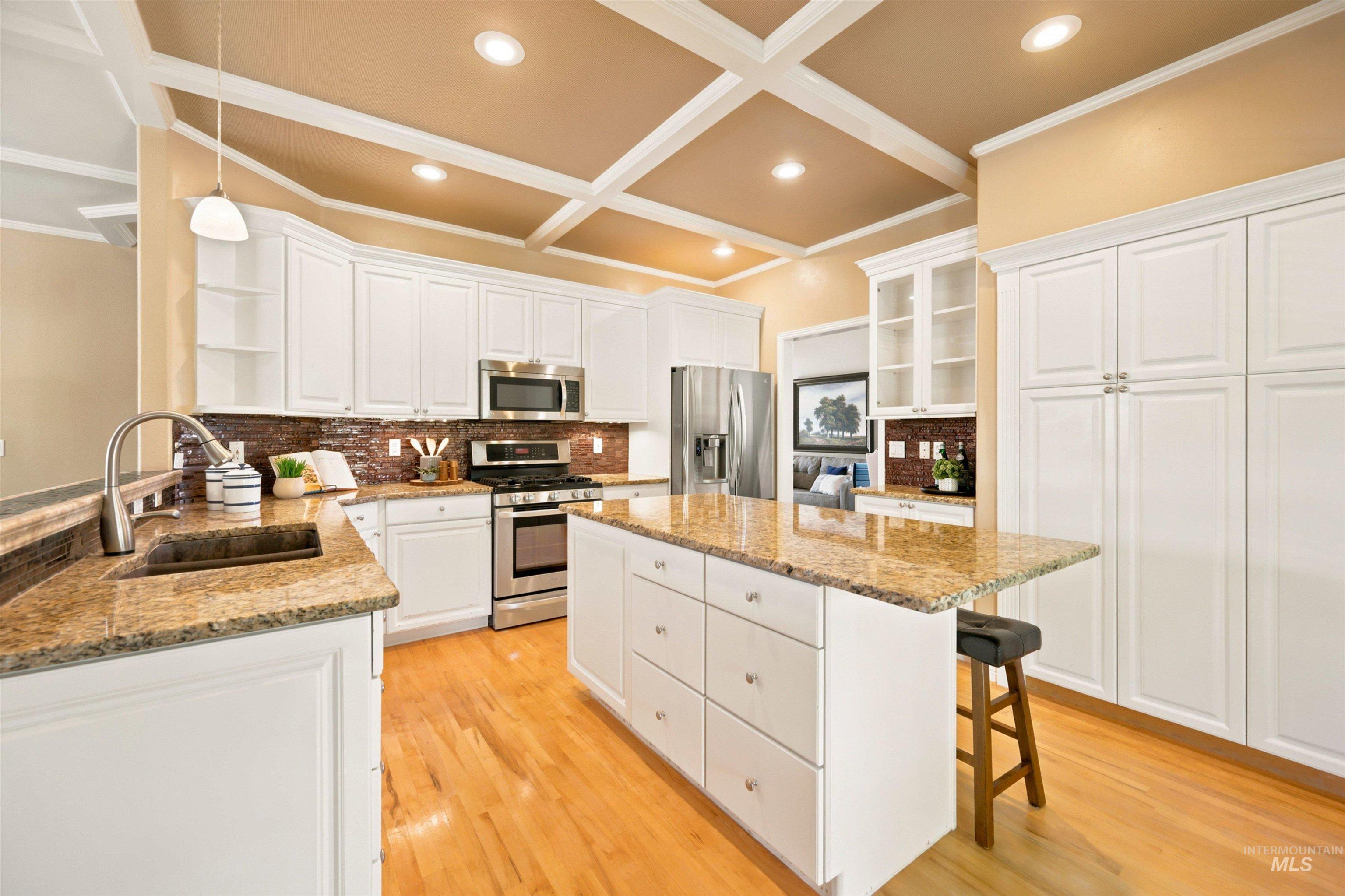 2468 E Heatherfield Court, Eagle, Idaho 83616, 4 Bedrooms, 3.5 Bathrooms, Residential For Sale, Price $725,000,MLS 98991703