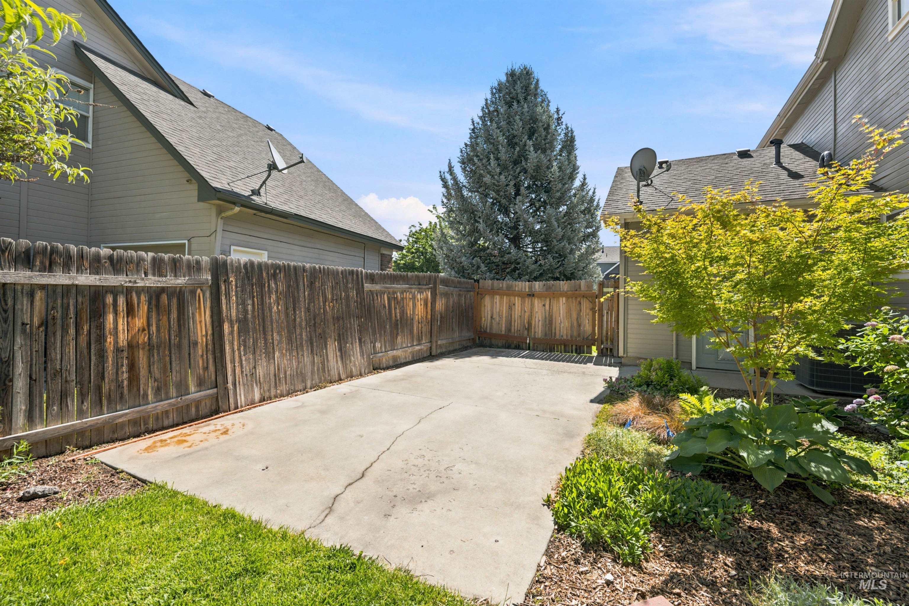 2468 E Heatherfield Court, Eagle, Idaho 83616, 4 Bedrooms, 3.5 Bathrooms, Residential For Sale, Price $725,000,MLS 98991703