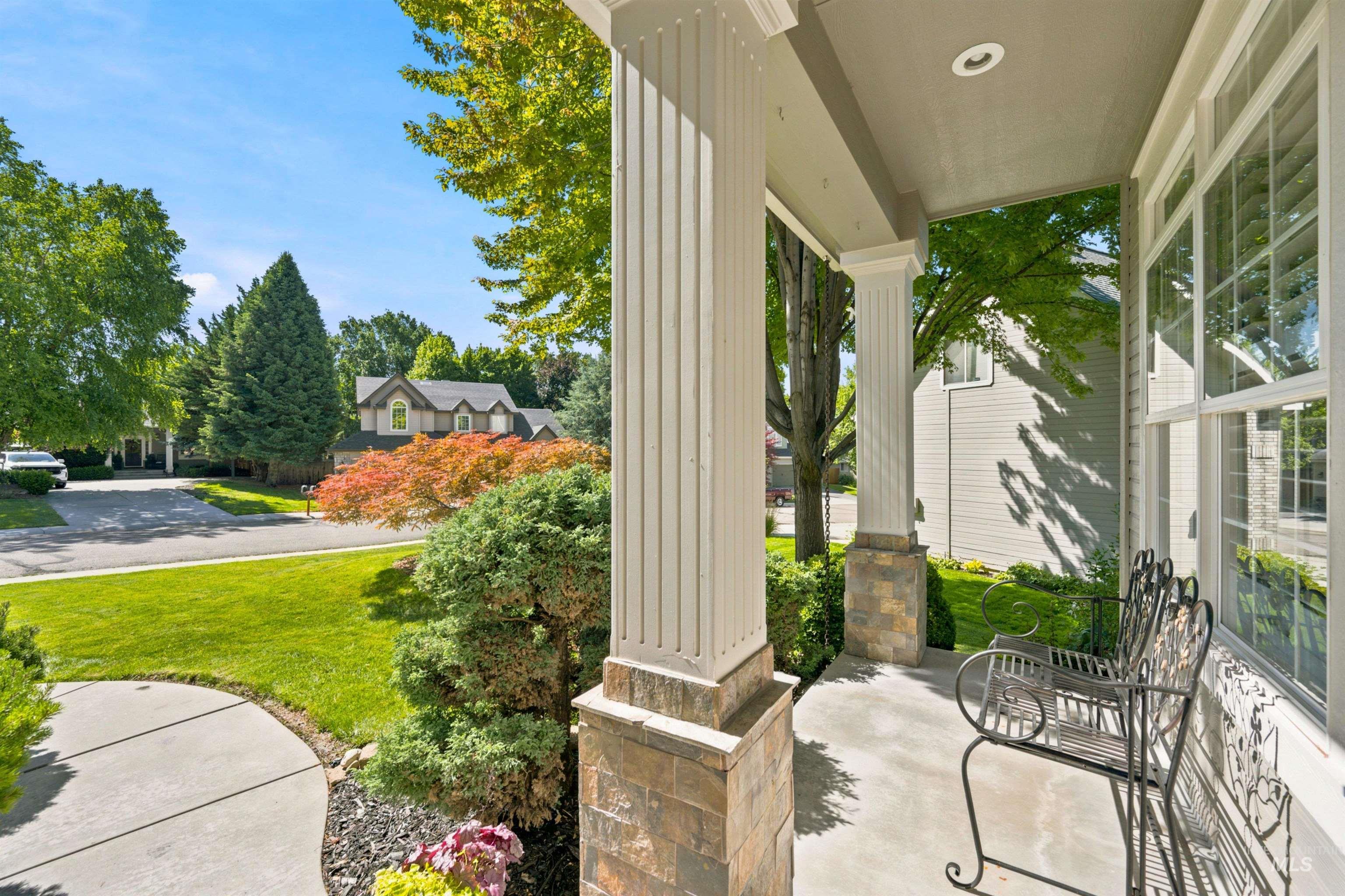 2468 E Heatherfield Court, Eagle, Idaho 83616, 4 Bedrooms, 3.5 Bathrooms, Residential For Sale, Price $725,000,MLS 98991703