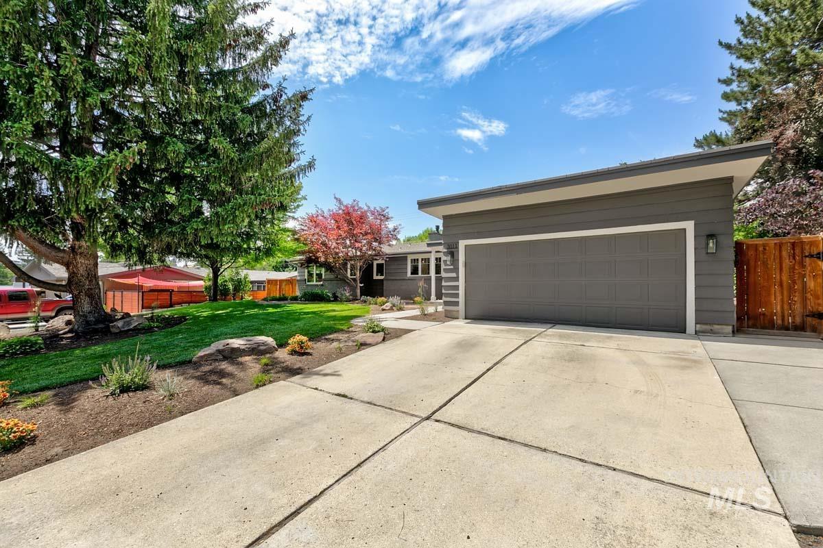 3011 N Crane Creek Rd., Boise, Idaho 83703, 4 Bedrooms, 3 Bathrooms, Residential For Sale, Price $1,150,000, 98991706