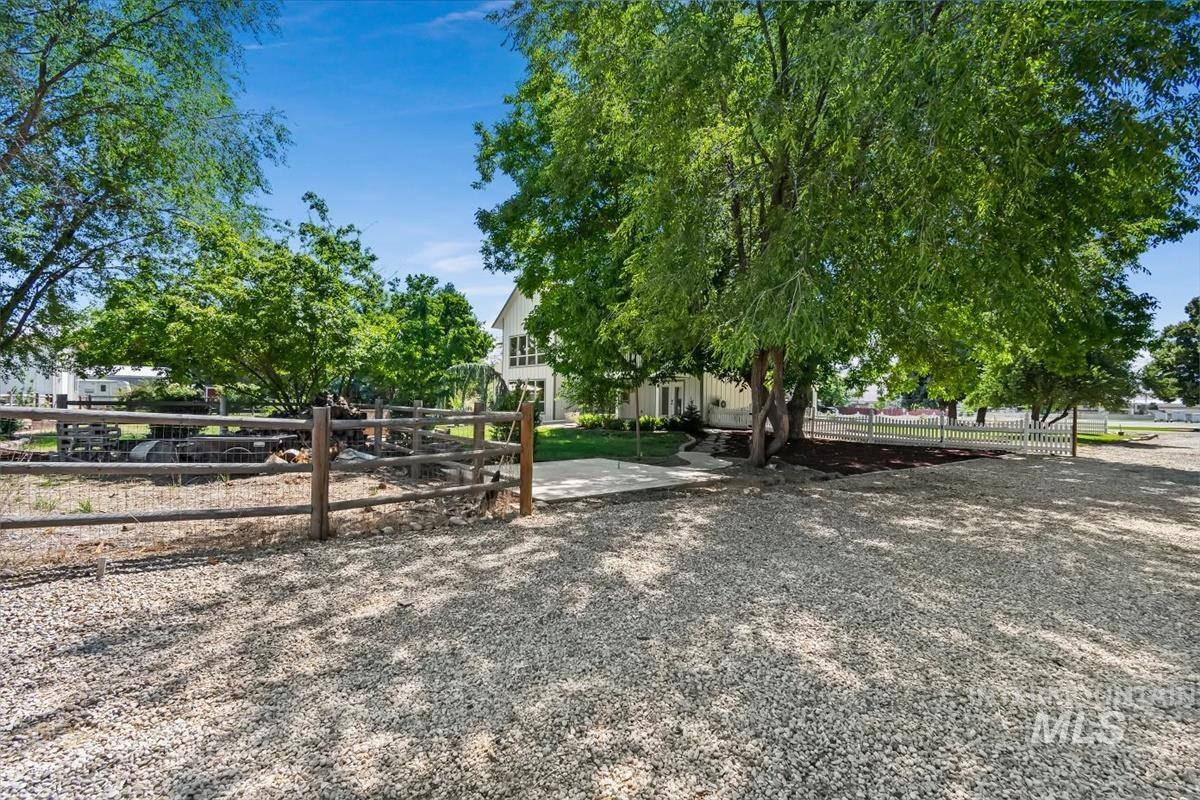 3040 N Duane Dr, Meridian, Idaho 83646, 4 Bedrooms, 5.5 Bathrooms, Residential For Sale, Price $1,999,999, 98991711