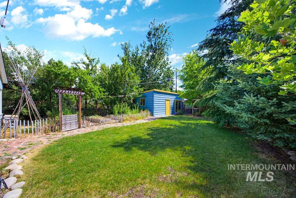 2416 N 32nd St, Boise, Idaho 83703, 3 Bedrooms, 1 Bathroom, Residential For Sale, Price $550,000,MLS 98991715