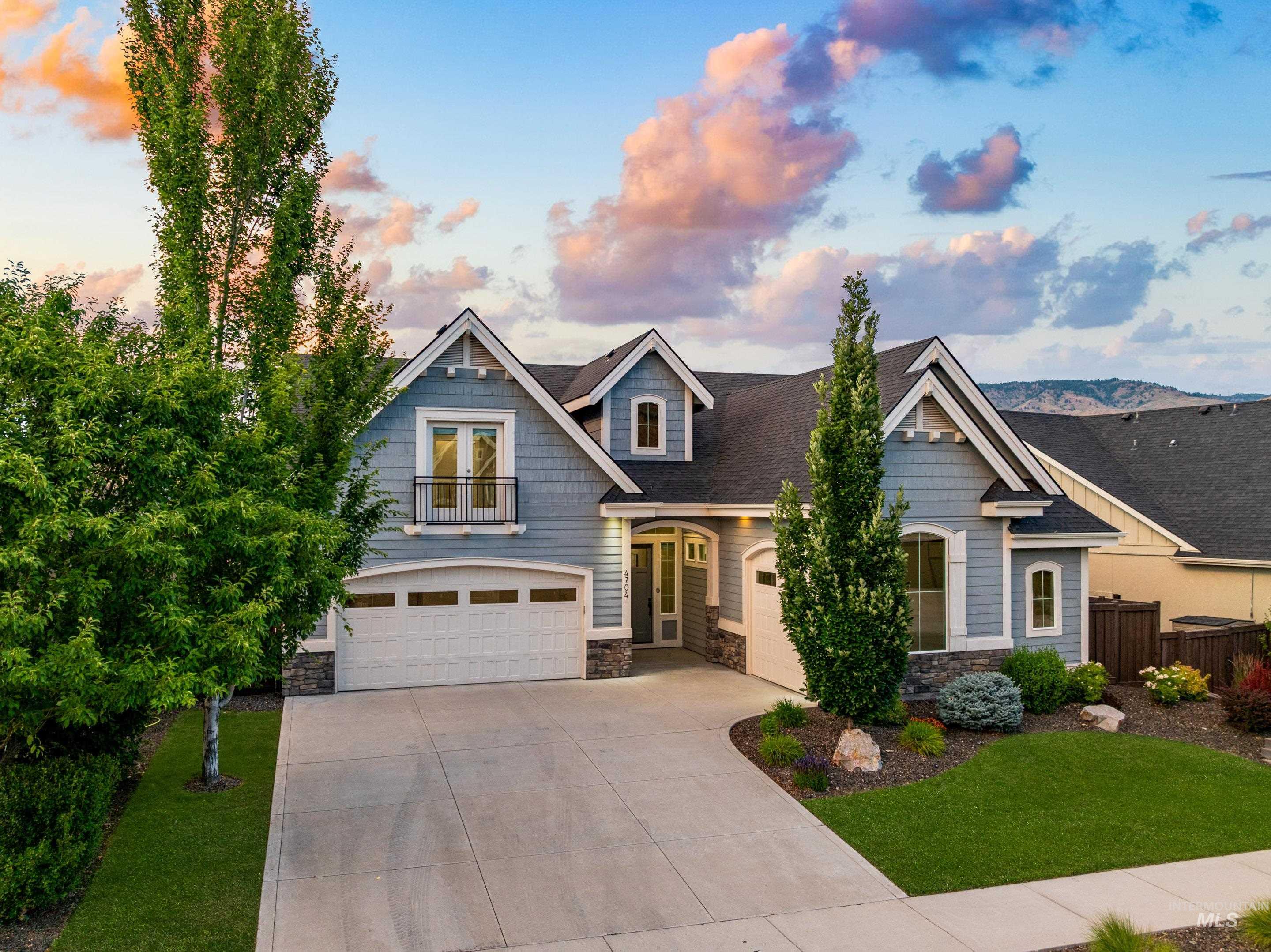 4704 W Barnview Drive, Boise, Idaho 83714, 3 Bedrooms, 3 Bathrooms, Residential For Sale, Price $849,900,MLS 98991716