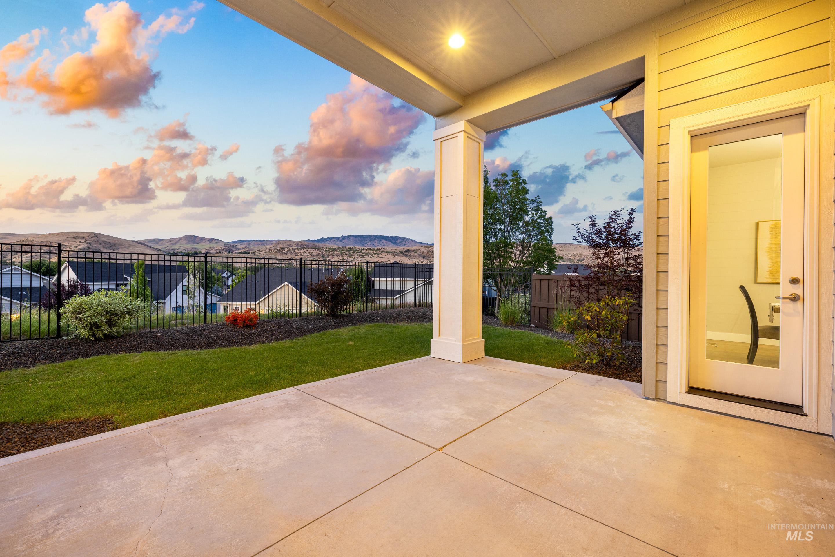 4704 W Barnview Drive, Boise, Idaho 83714, 3 Bedrooms, 3 Bathrooms, Residential For Sale, Price $849,900,MLS 98991716