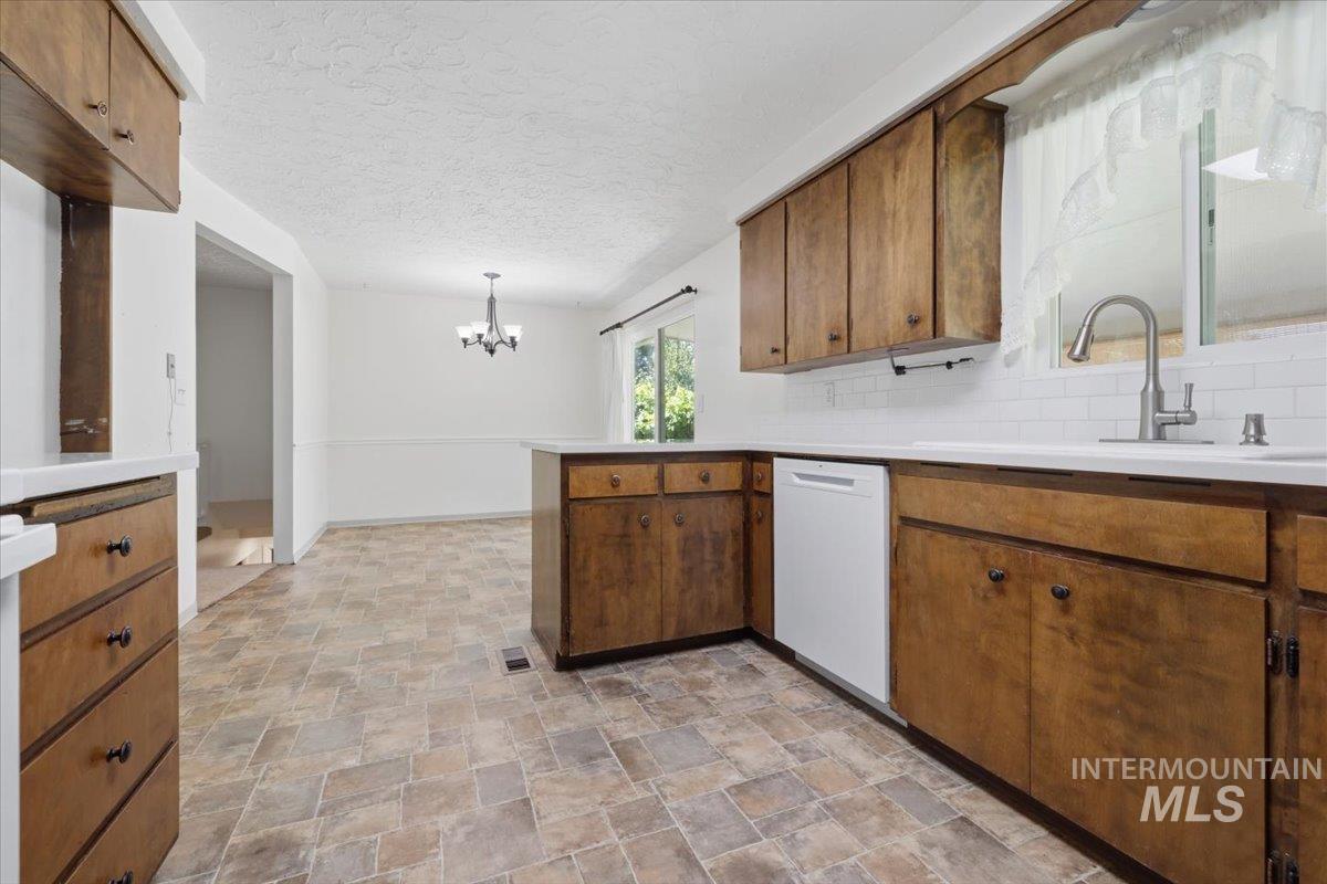 705 S Colfax, Boise, Idaho 83709, 5 Bedrooms, 3 Bathrooms, Residential For Sale, Price $475,000, 98991717