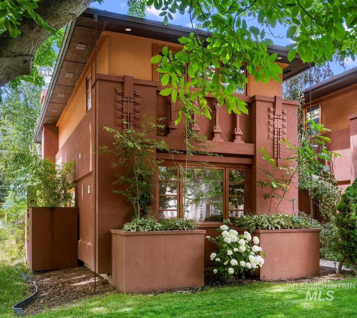 2105 N 33rd, Boise, Idaho 83703, 2 Bedrooms, 2.5 Bathrooms, Residential For Sale, Price $599,000, 98991718