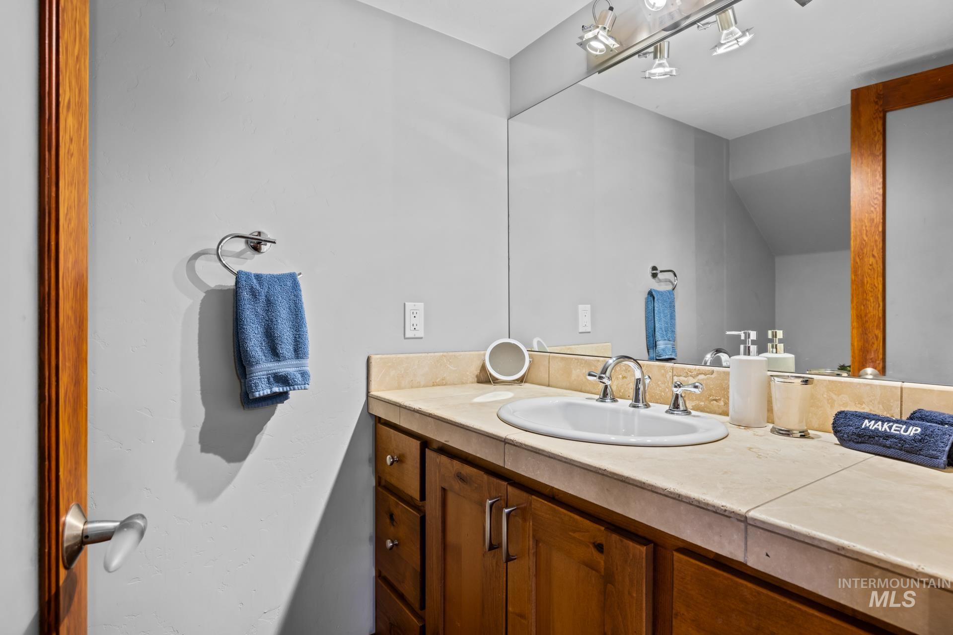2105 N 33rd, Boise, Idaho 83703, 2 Bedrooms, 2.5 Bathrooms, Residential For Sale, Price $599,000,MLS 98991718