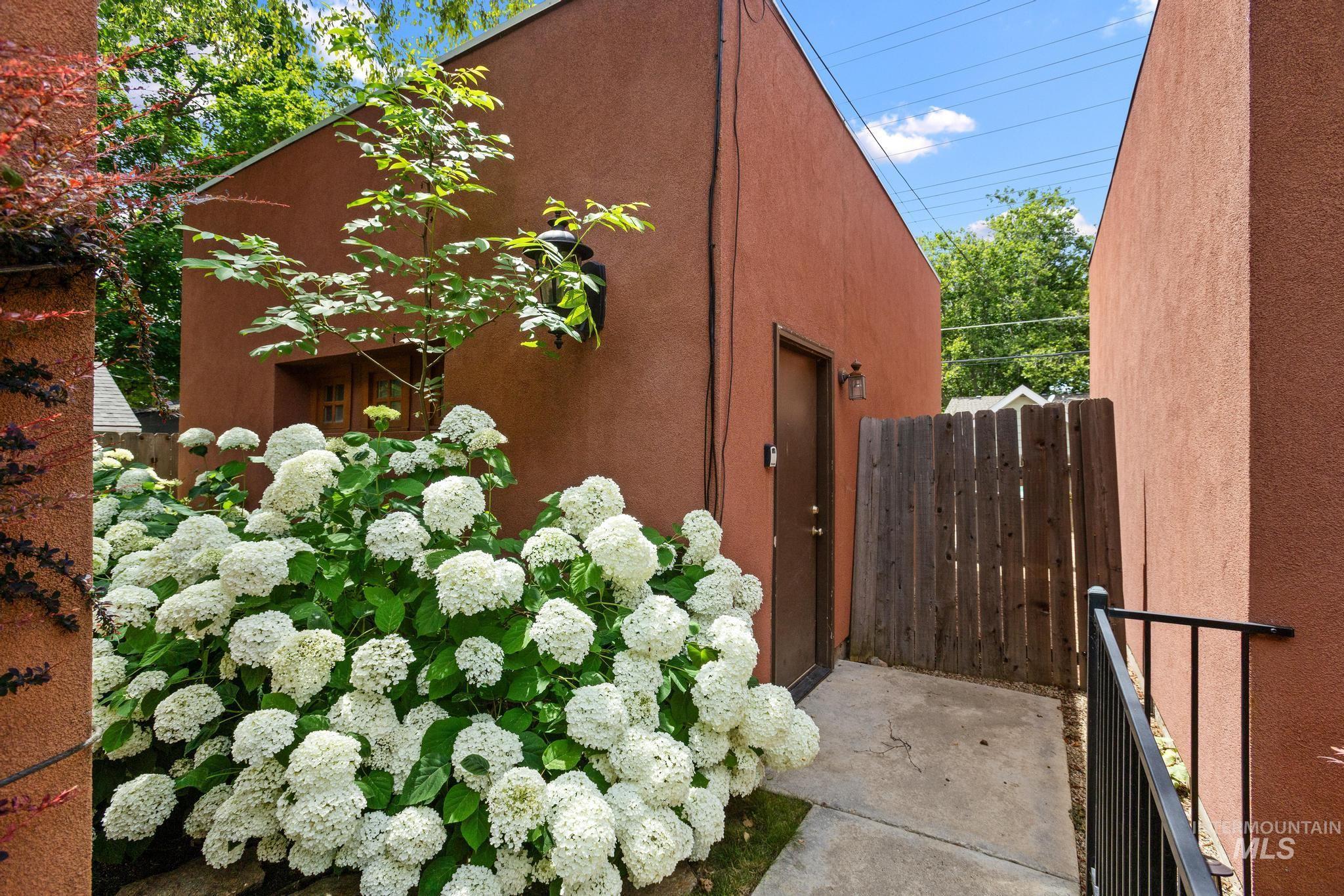 2105 N 33rd, Boise, Idaho 83703, 2 Bedrooms, 2.5 Bathrooms, Residential For Sale, Price $599,000,MLS 98991718