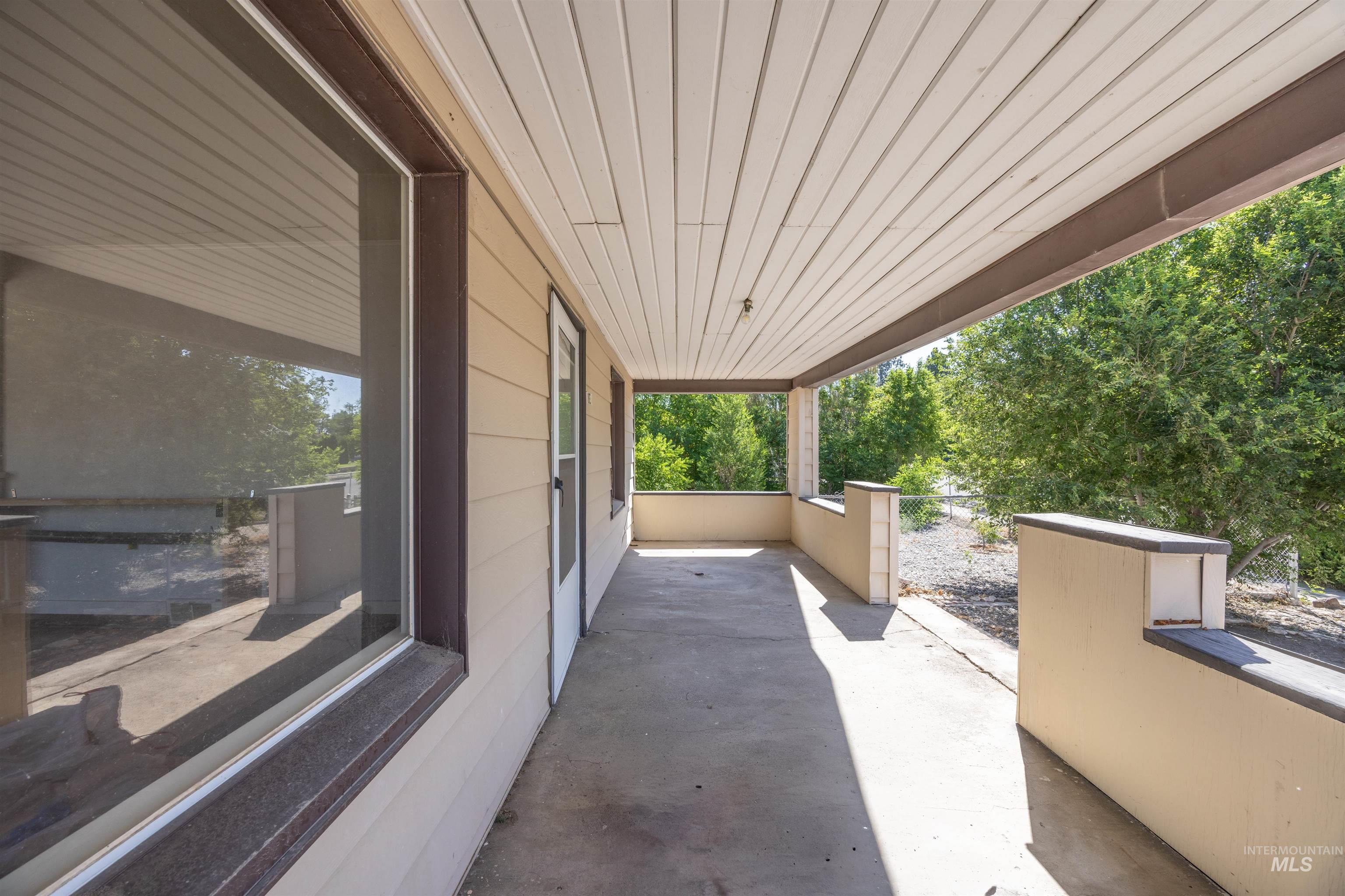 8 E Arthur Ave, Glenns Ferry, Idaho 83623, 3 Bedrooms, 2 Bathrooms, Residential For Sale, Price $200,000, 98991724