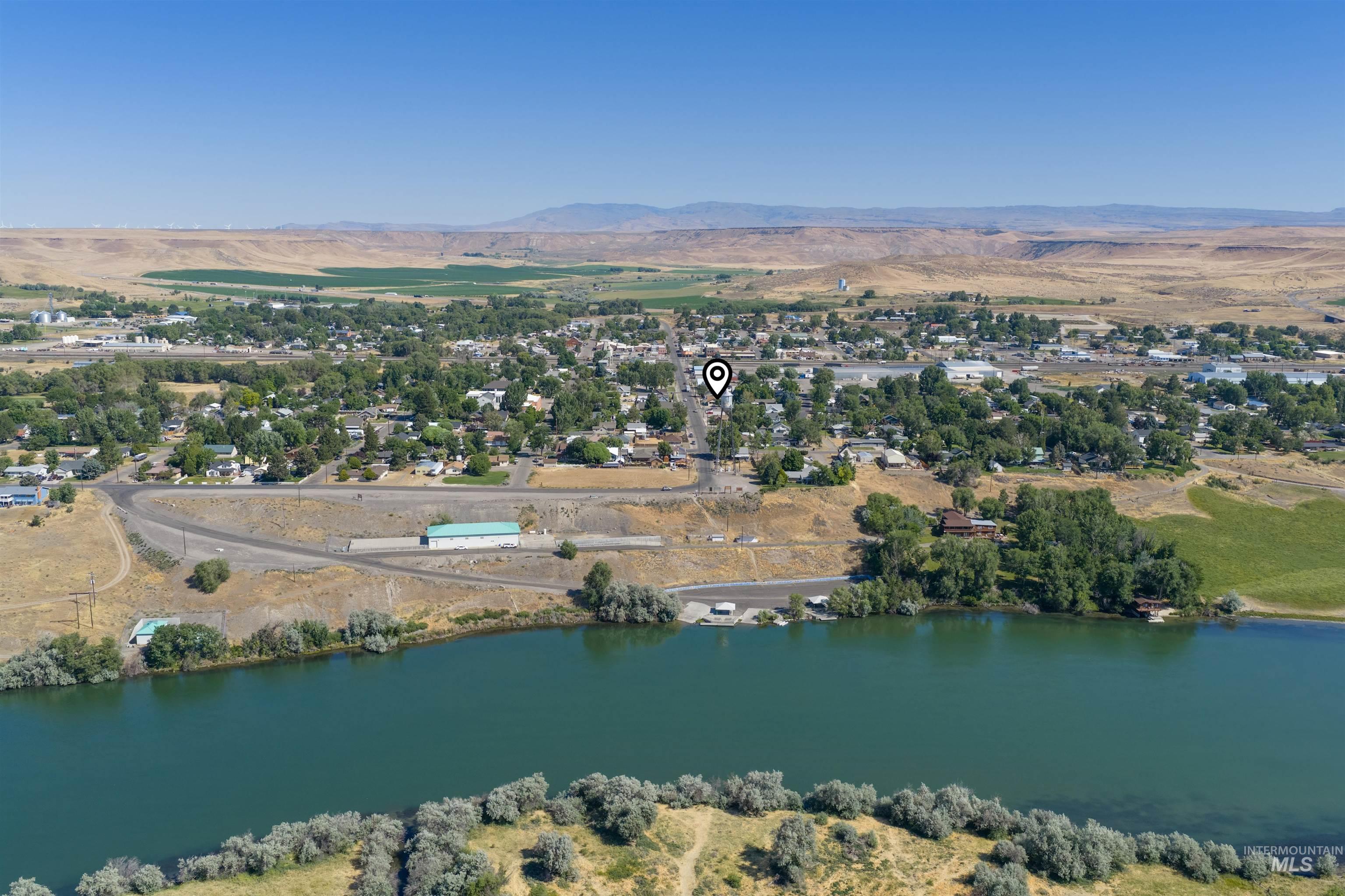 8 E Arthur Ave, Glenns Ferry, Idaho 83623, 3 Bedrooms, 2 Bathrooms, Residential For Sale, Price $200,000, 98991724