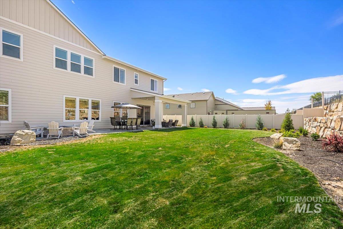 10984 W Collina Vista Dr, Star, Idaho 83669, 5 Bedrooms, 4.5 Bathrooms, Residential For Sale, Price $929,999,MLS 98991725