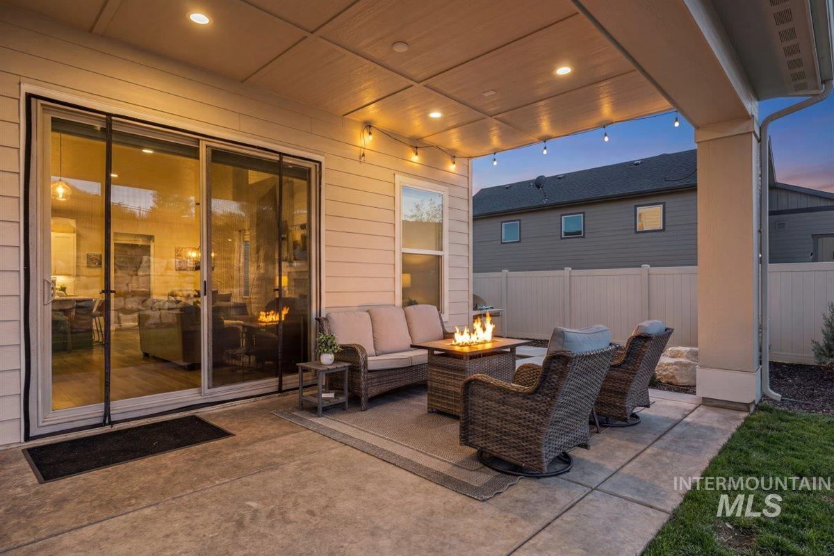 10984 W Collina Vista Dr, Star, Idaho 83669, 5 Bedrooms, 4.5 Bathrooms, Residential For Sale, Price $929,999,MLS 98991725