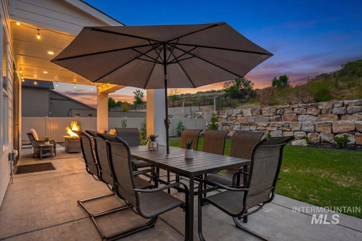 10984 W Collina Vista Dr, Star, Idaho 83669, 5 Bedrooms, 4.5 Bathrooms, Residential For Sale, Price $929,999,MLS 98991725