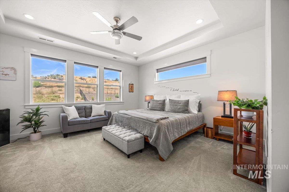 10984 W Collina Vista Dr, Star, Idaho 83669, 5 Bedrooms, 4.5 Bathrooms, Residential For Sale, Price $929,999,MLS 98991725