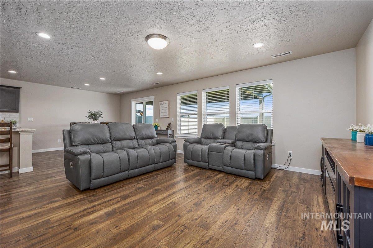 7482 E Edison St, Nampa, Idaho 83687, 5 Bedrooms, 4 Bathrooms, Residential For Sale, Price $549,000, 98991726