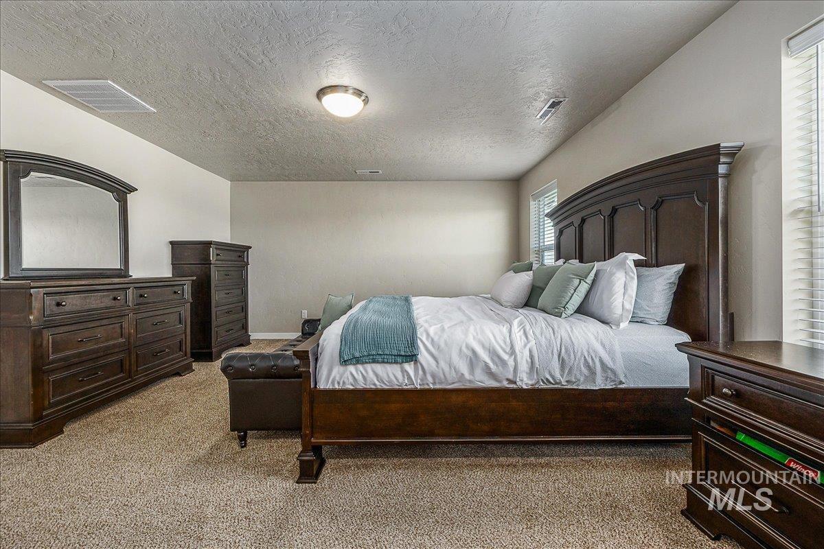 7482 E Edison St, Nampa, Idaho 83687, 5 Bedrooms, 4 Bathrooms, Residential For Sale, Price $549,000, 98991726