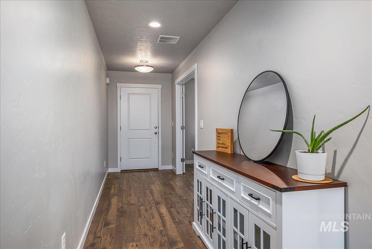 7482 E Edison St, Nampa, Idaho 83687, 5 Bedrooms, 4 Bathrooms, Residential For Sale, Price $549,000, 98991726