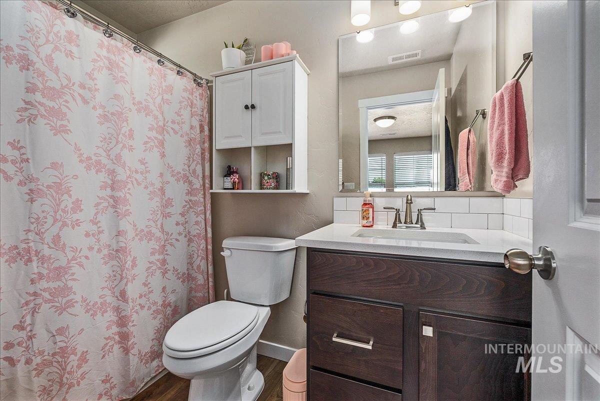 7482 E Edison St, Nampa, Idaho 83687, 5 Bedrooms, 4 Bathrooms, Residential For Sale, Price $549,000, 98991726