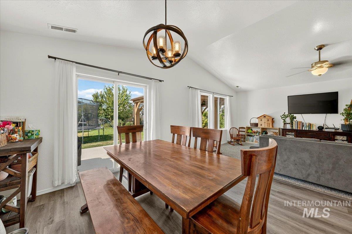 11599 Quincy St, Caldwell, Idaho 83605, 3 Bedrooms, 2 Bathrooms, Residential For Sale, Price $395,000,MLS 98991732