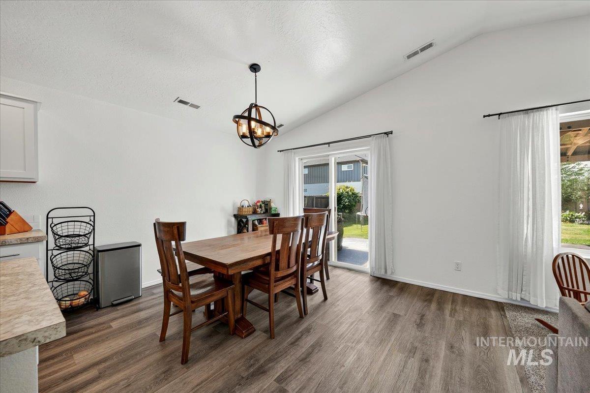 11599 Quincy St, Caldwell, Idaho 83605, 3 Bedrooms, 2 Bathrooms, Residential For Sale, Price $395,000,MLS 98991732