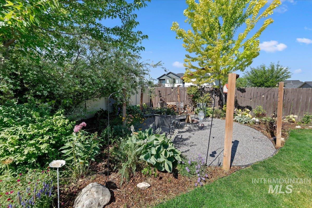 11599 Quincy St, Caldwell, Idaho 83605, 3 Bedrooms, 2 Bathrooms, Residential For Sale, Price $395,000,MLS 98991732