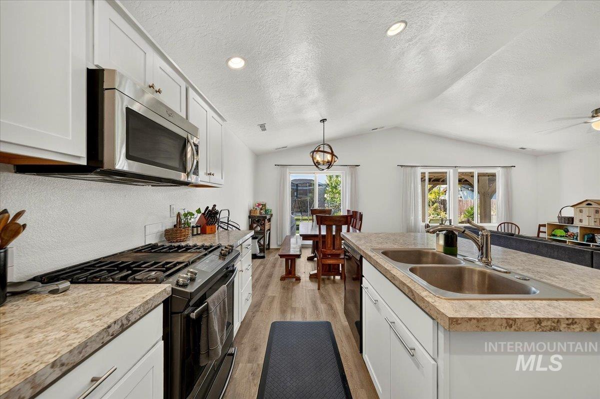 11599 Quincy St, Caldwell, Idaho 83605, 3 Bedrooms, 2 Bathrooms, Residential For Sale, Price $395,000,MLS 98991732