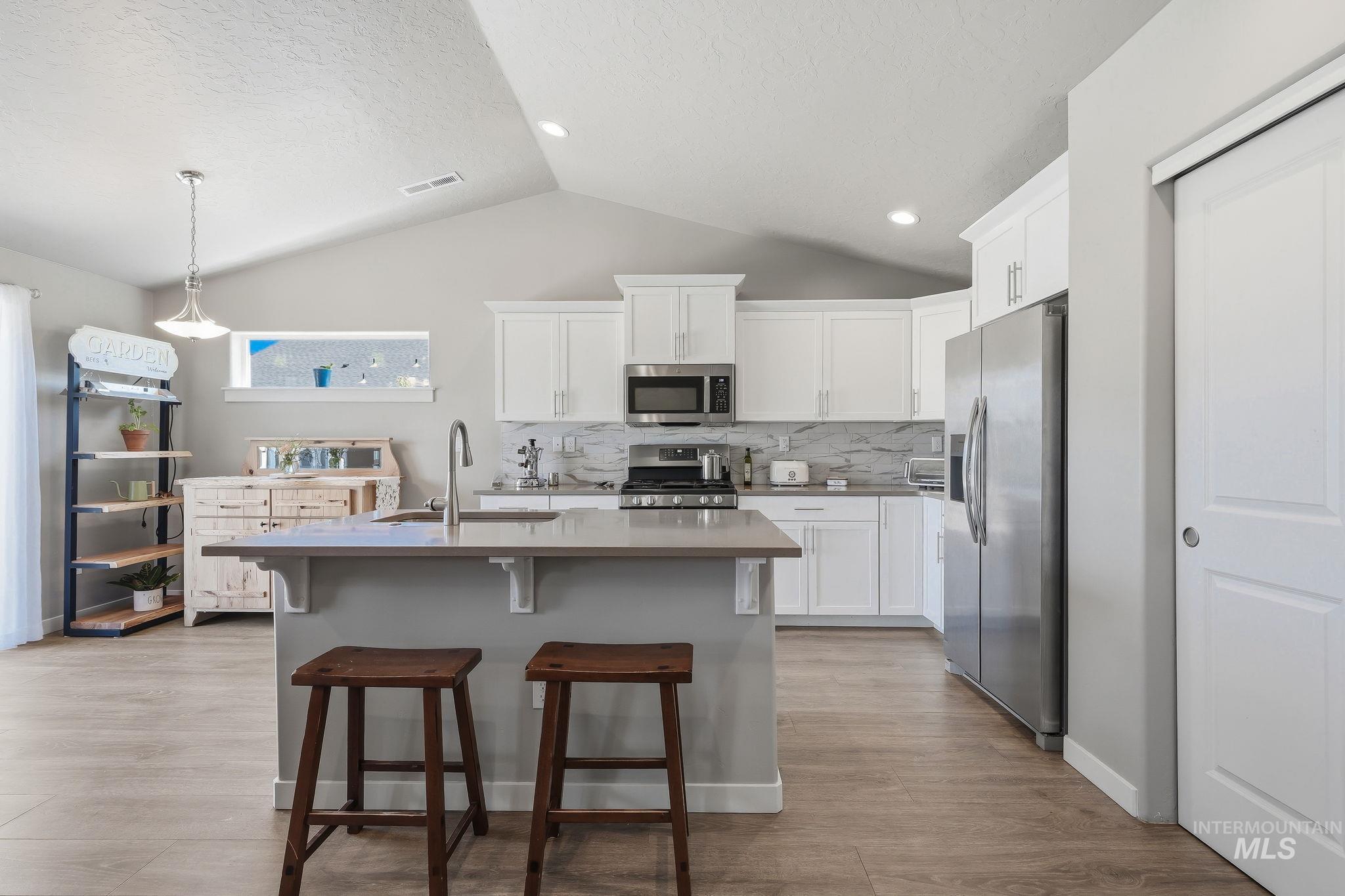 1024 N Ryde Ave, Kuna, Idaho 83634, 3 Bedrooms, 2 Bathrooms, Residential For Sale, Price $429,990,MLS 98991734