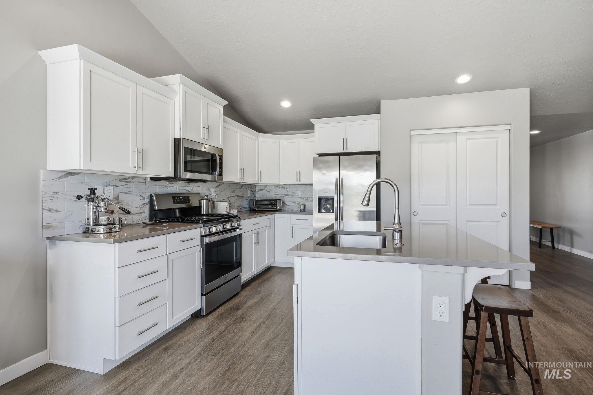 1024 N Ryde Ave, Kuna, Idaho 83634, 3 Bedrooms, 2 Bathrooms, Residential For Sale, Price $429,990,MLS 98991734